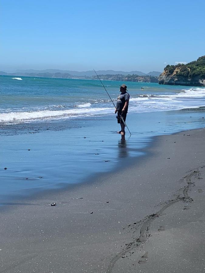 Urenui Beach Bach Exterior foto