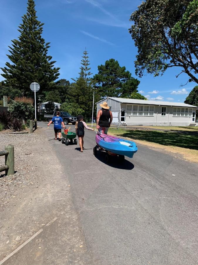 Urenui Beach Bach Exterior foto