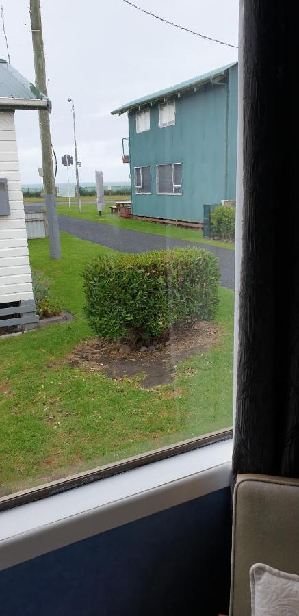 Urenui Beach Bach Exterior foto